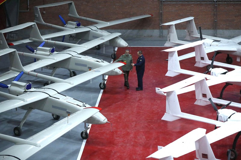 Militer Iran pada Senin (13/1) kemarin menambah 1.000 pesawat nirawak strategis buatan dalam negeri ke dalam gudang persenjataannya. (West Asia News Agency)/Handout via REUTERS) Militer Iran pada Senin (13/1) kemarin menambah 1.000 pesawat nirawak strategis buatan dalam negeri ke dalam gudang persenjataannya. (West Asia News Agency)/Handout via REUTERS)