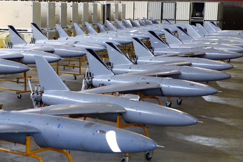 Militer Iran pada Senin (13/1) kemarin menambah 1.000 pesawat nirawak strategis buatan dalam negeri ke dalam gudang persenjataannya. (West Asia News Agency)/Handout via REUTERS) Militer Iran pada Senin (13/1) kemarin menambah 1.000 pesawat nirawak strategis buatan dalam negeri ke dalam gudang persenjataannya. (West Asia News Agency)/Handout via REUTERS)