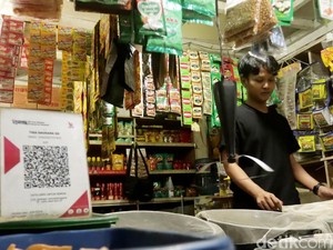 Sama-sama Untung di Pasar Kosambi dengan QRIS