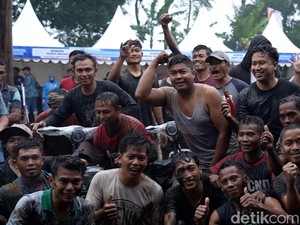 Peringatan Hari Desa: Perlombaan Seru dan Meriah di Festival Bangun Desa