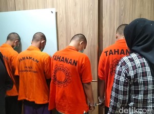 4 Tersangka Kasus Prostitusi di Jaksel Dijerat Polisi: Admin-Pengawal