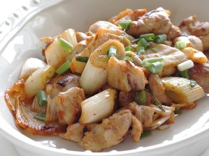Resep Tumis Ayam dan Kimchi, Lauk Praktis Untuk Menu Bekal