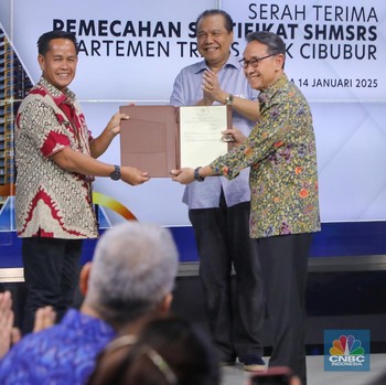 BPN Depok Serahkan 3.216 Sertifikat Unit Apartemen Trans Park Cibubur
