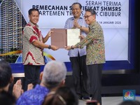 BPN Depok Serahkan 3.216 Sertifikat Unit Apartemen Trans Park Cibubur
