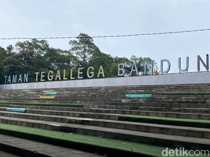 Perburuan Koin Berhadiah Rusak Taman Tegallega Bandung