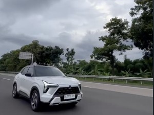 Tes Fitur Mitsubishi Xforce Ultimate DS yang Bisa Bikin Dua Kaki Driver Nganggur