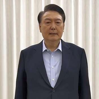 Detik-Detik Presiden Korsel Yoon Suk Yeol Ditangkap & Dibawa ke KPK