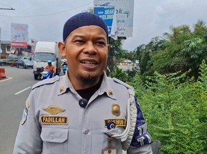 Cerita Petugas Dishub Spider-Man Diajak Duel Usai Nemplok di Pikap