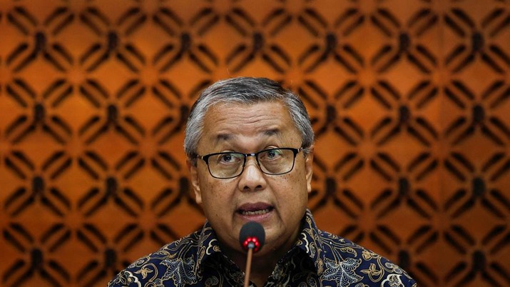 Gubernur Bank Indonesia, Perry Warjiyo saat menyampaikan Hasil Rapat Dewan Gubernur Bulan Januari 2025 dengan Cakupan Triwulanan pada Rabu (15/1/2025). (REUTERS/Willy Kurniawan)