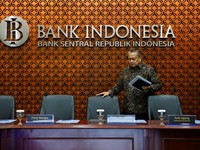 Semua Mata Tertuju ke Thamrin, Sanggupkah BI Bangkitkan IHSG & Rupiah?
