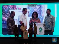 Luhut: Kalau Ada Pejabat Tak Pro Produk RI Kita Hajar Ramai-Ramai