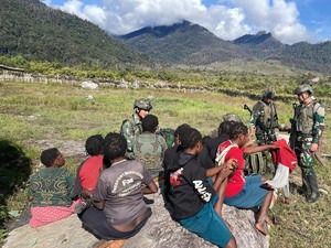 Kampung Wuloni Papua Tengah Kondusif, Warga Sambut Baik Satgas Habema