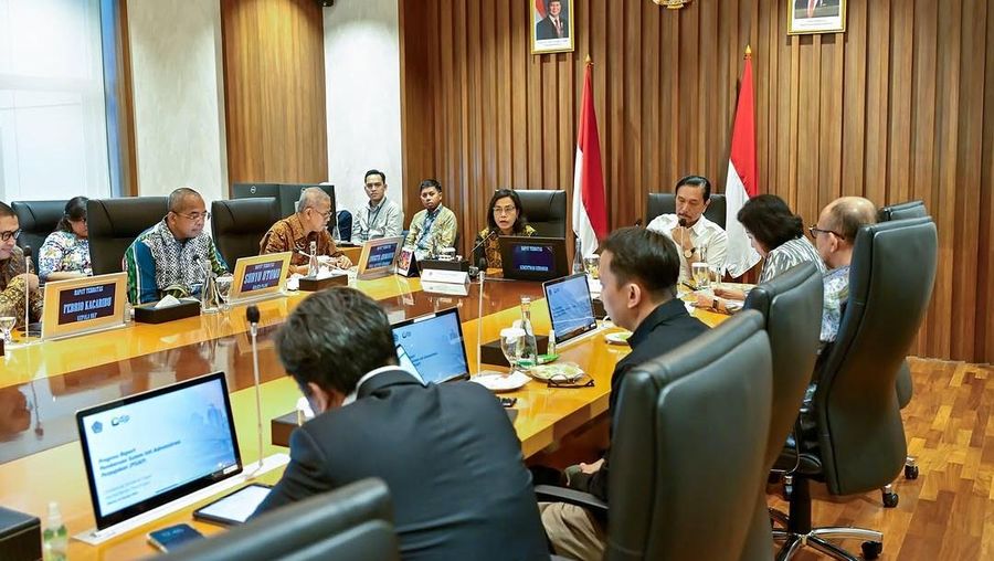 Menteri Keuangan, Sri Mulyani Indrawati melakukan diskusi dengan Ketua Dewan Ekonomi Nasional, Luhut Binsar Pandjaitan membahas langkah-langkah strategis dalam rangka pengembangan government technology, termasuk sinkronisasi dengan Coretax. (Instagram/smindrawati)