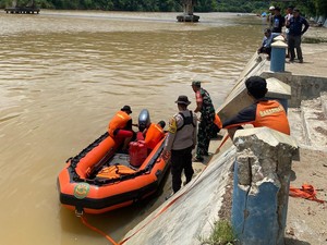 Nyaris Selamat Saat Tenggelam di Sungai Wae Pesi, Siswa SMP Hilang