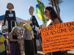 Atasi Overtourism, Spanyol Rayu Turis Tinggalkan Destinasi yang Terlalu Ramai