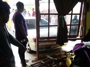 Kronologi Nenek Tewas Tertabrak Akibat Tetangga Salah Injak Gas Mobil di Depok