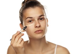 Begini Urutan Make Up yang Benar agar Tak Mudah Pudar Begini Urutan Make Up yang Benar agar Tak Mudah Pudar