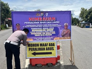 Jalan Poros Soppeng-Barru Longsor, Polisi Alihkan Truk Lewat Camba