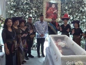Ibu Arya Sinulingga Wafat, Bobby hingga Edy Rahmayadi Melayat
