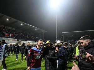 Bourgoin-Jallieu Singkirkan Raksasa Ligue 1, Suporternya Pesta di Lapangan