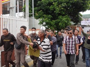 Ibu Agus Difabel Pingsan di Sidang Perdana Anaknya, Kepala Terbentur Lantai