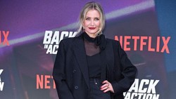 Gaya Cameron Diaz di Red Carpet Setelah 5 Tahun Vakum, Andalkan Tren Denim