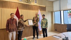 Mengenal dr Yanuar: Kuliah S3 Kedokteran 21 Bulan, IPK 4.0, dan Raih Rekor MURI