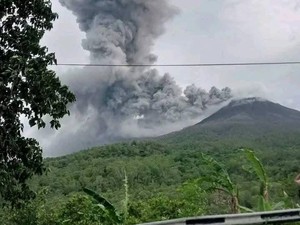 Gunung Lewotobi Laki-laki Meletus 4 Kali Sore Ini, 6.108 Warga Masih Mengungsi