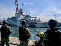 Potret Kapal Perang Inggris Bersandar di Tanjung Priok, Mau Apa?