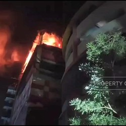 Video: Kebakaran Glodok Plaza, Terdengar Ledakan-Dentuman Keras