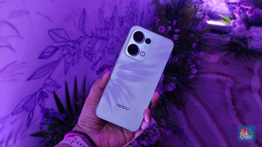 Oppo resmi meluncurkan seri Reno 13 di Indonesia. Tiga ponsel meluncur di tanah air dari varian dasar Reno 13 hingga dua Reno 13 F 4G serta 5G. (CNBC Indonesia/Novina Putri Besari)