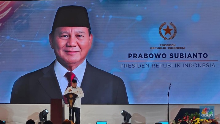 Presiden Prabowo Subianto memberikan pidato dalam Munas Konsolidasi Persatuan Kadin Indonesia, Jakarta, Kamis, (16/1/2025). (CNBC Indonesia/Emir Yanwardhana)