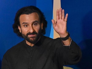 Gempar Bintang Bollywood Saif Ali Khan Ditikam Berulang Kali di Rumahnya