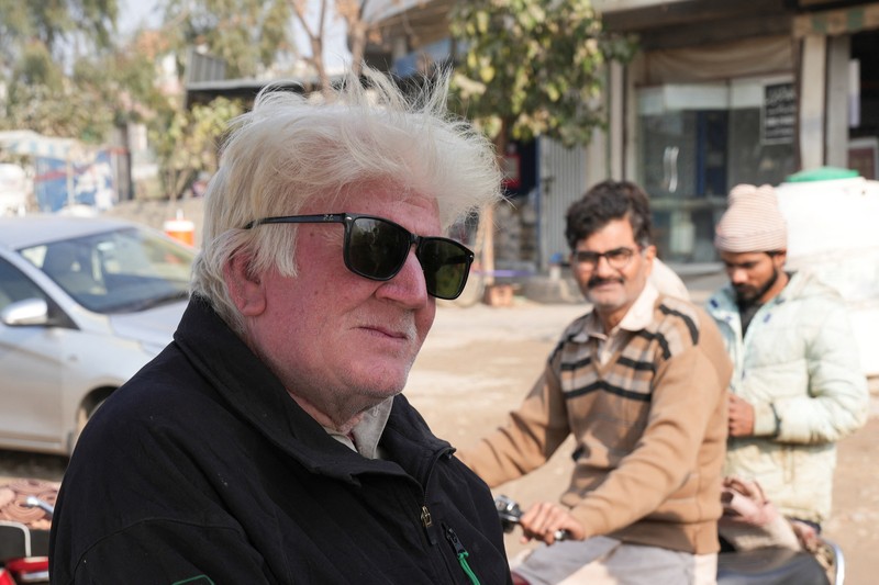 Saleem Bagga, penjual puding pada sebuah pasar di Provinsi Punjab Timur, Pakistan yang mirip presiden Amerika Serikat (AS) terpilih Donald Trump. (REUTERS/Nida Meboob) Saleem Bagga, penjual puding pada sebuah pasar di Provinsi Punjab Timur, Pakistan yang mirip presiden Amerika Serikat (AS) terpilih Donald Trump. (REUTERS/Nida Meboob)