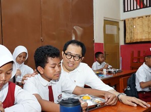 Waketum PKB Tinjau MBG di SD Jaktim: Anak-anak Minta Program Ini sampai Lulus
