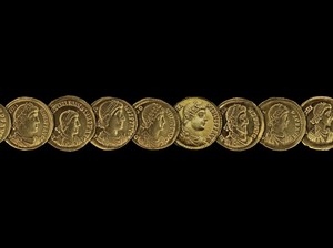 141 Koin Emas Romawi Berusia 1.700 Tahun Ditemukan di Luksemburg