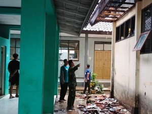 Sekolah di Ciamis Disambar Petir, 3 Ruang Kelas Hancur