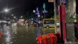Banjir Rendam Alun-alun Brebes dan Sekitarnya Seusai Hujan Deras