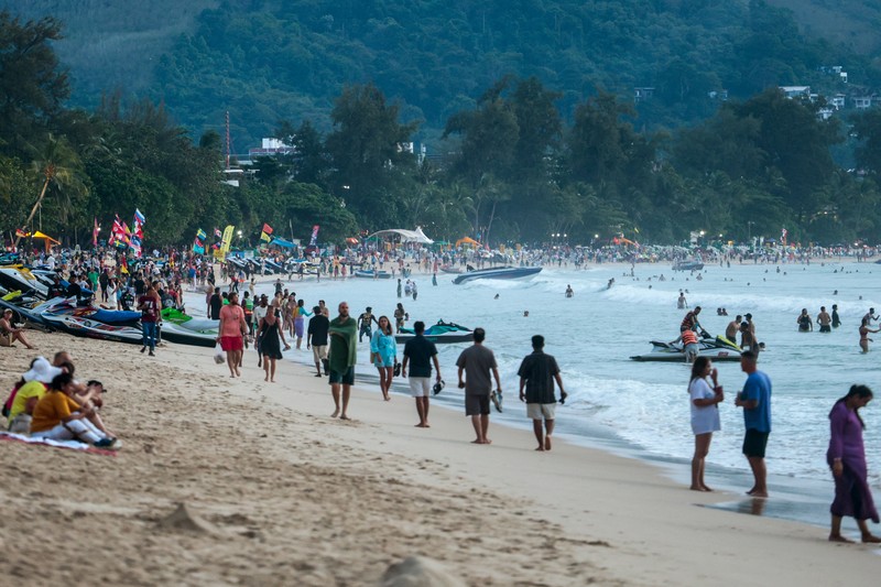 Phuket berjuang melawan krisis pengelolaan sampah di tengah tujuan pariwisata berkelanjutan. (REUTERS/Napat Wesshasartar) Phuket berjuang melawan krisis pengelolaan sampah di tengah tujuan pariwisata berkelanjutan. (REUTERS/Napat Wesshasartar)