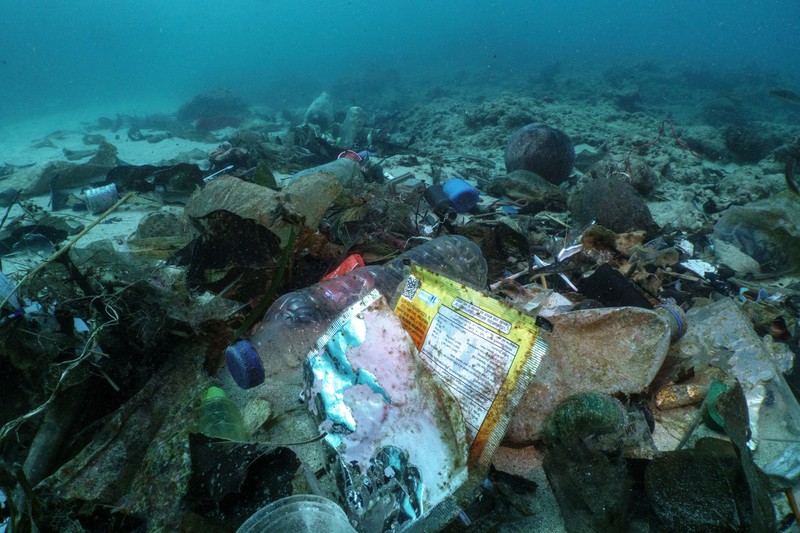 Phuket berjuang melawan krisis pengelolaan sampah di tengah tujuan pariwisata berkelanjutan. (REUTERS/Napat Wesshasartar) Phuket berjuang melawan krisis pengelolaan sampah di tengah tujuan pariwisata berkelanjutan. (REUTERS/Napat Wesshasartar)