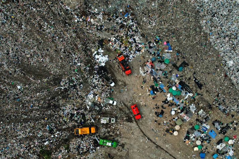 Phuket berjuang melawan krisis pengelolaan sampah di tengah tujuan pariwisata berkelanjutan. (REUTERS/Napat Wesshasartar) Phuket berjuang melawan krisis pengelolaan sampah di tengah tujuan pariwisata berkelanjutan. (REUTERS/Napat Wesshasartar)