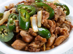 Resep Tumis Ayam Cabe Hijau yang Pedas Gurih dan Praktis Dibuat