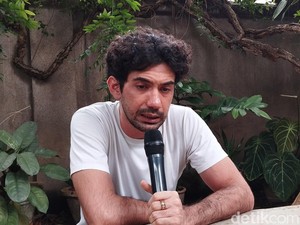 Reza Rahadian Belajar Hadapi Haters Sepanjang 20 Tahun, Kini Lebih Santai
