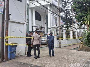 Diam Abraham dan Tangis Farida di Balik Kematian Satpam Rumah Mewah