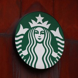 Starbucks Bakal PHK 1.100 Karyawan dan Batalkan Rekrutmen