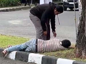 Rebutan Penumpang, Agen Bus Tusuk Lawannya hingga Tewas di Kawasan UNP