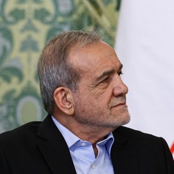 Ketahuan Pelesiran ke Antartika, Presiden Iran Pecat Wapresnya