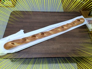 Wow! Ini Kreasi Roti Unik Sepanjang 85 Cm Isi Sosis