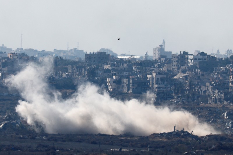 Asap mengepul di dalam Jalur Gaza, sebelum kesepakatan gencatan senjata antara Israel dan Hamas mulai berlaku, seperti yang terlihat dari Israel selatan, 18 Januari 2025. Asap mengepul di dalam Jalur Gaza, sebelum kesepakatan gencatan senjata antara Israel dan Hamas mulai berlaku, seperti yang terlihat dari Israel selatan, 18 Januari 2025. (REUTERS/Amir Cohen)