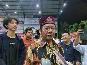 Pesan Mahfud Md Saat Hadiri Haul Gus Dur di Masjid Cheng Hoo Surabaya